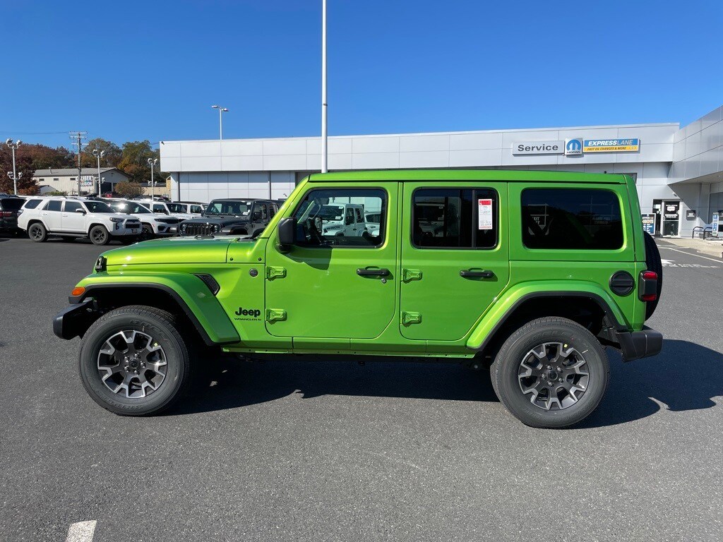New 2026 Jeep Wrangler 4-DOOR SAHARA Sport Utility