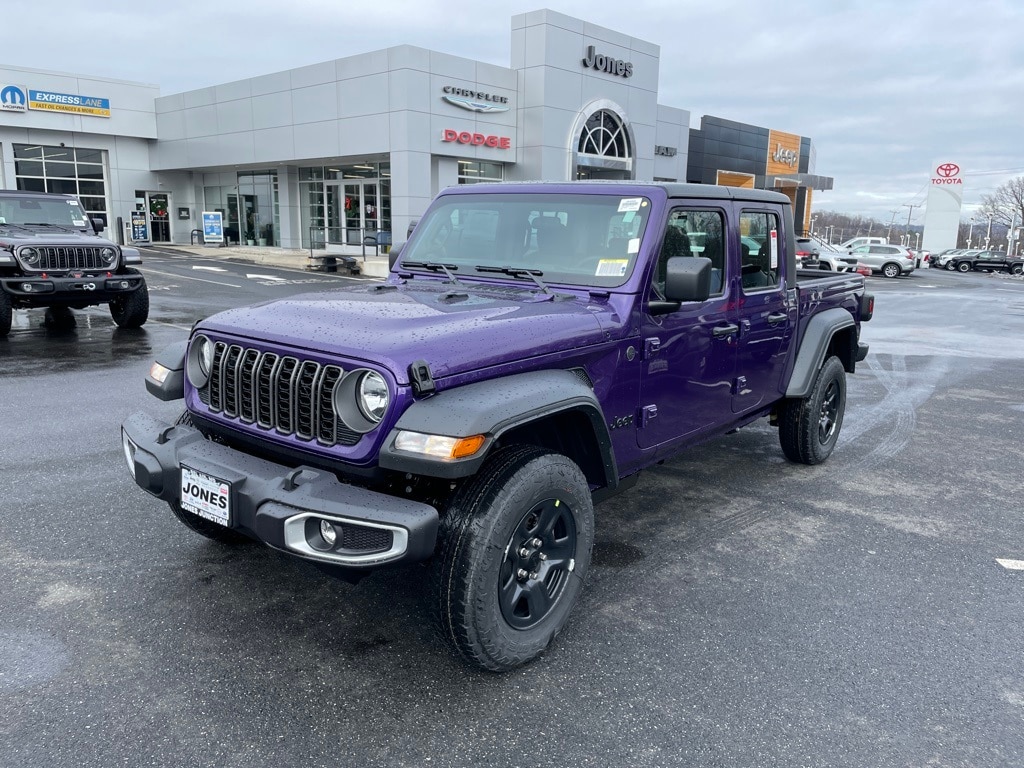 2026 Jeep Gladiator Sport's photo