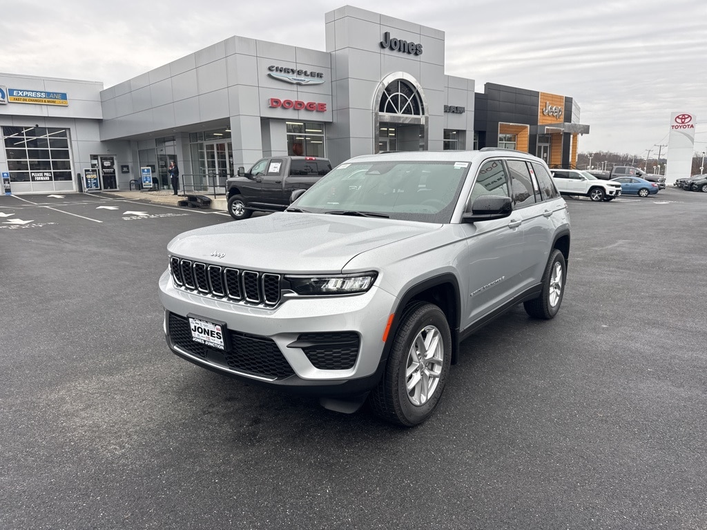 New 2025 Jeep Grand Cherokee LAREDO X 4X4 Sport Utility