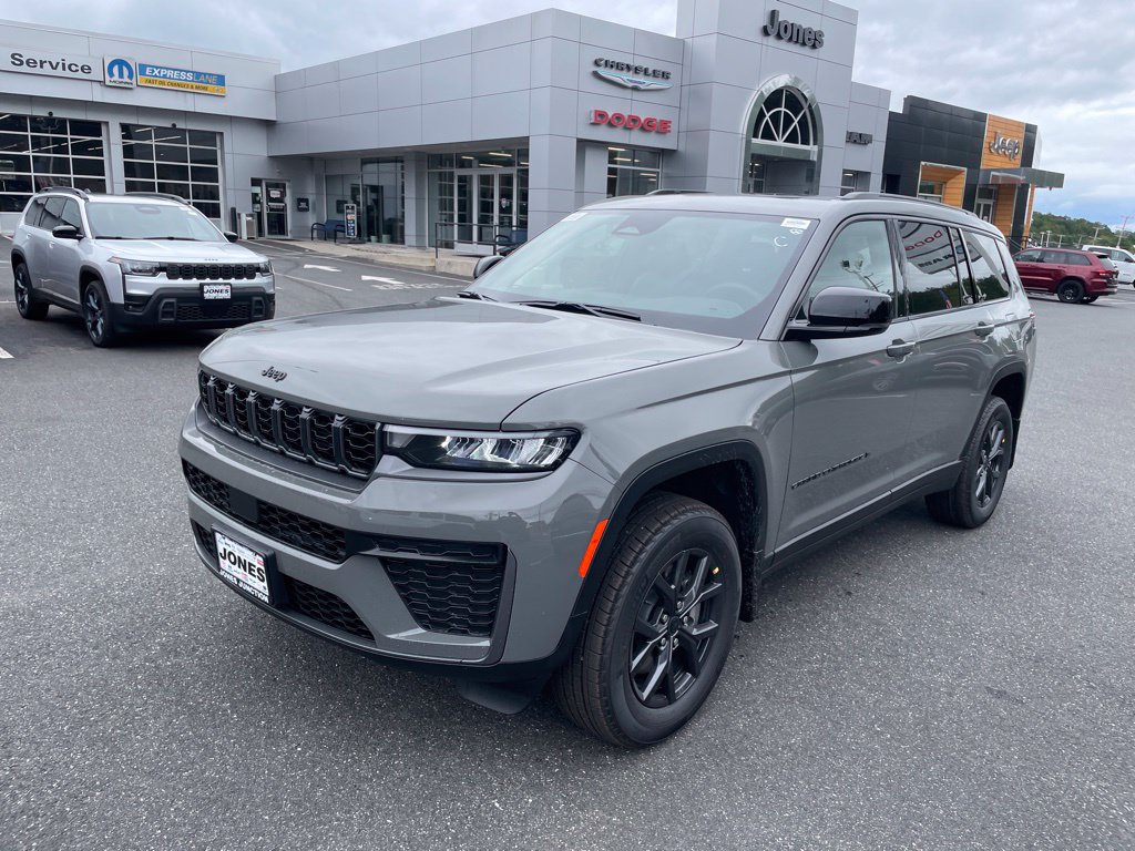 2027 Jeep Grand Cherokee L LAREDO ALTITUDE 4X4 Sport Utility