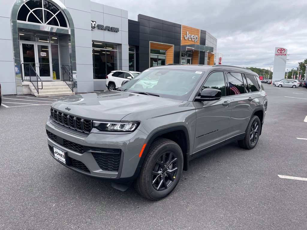 2027 Jeep Grand Cherokee L LAREDO ALTITUDE 4X4 Sport Utility