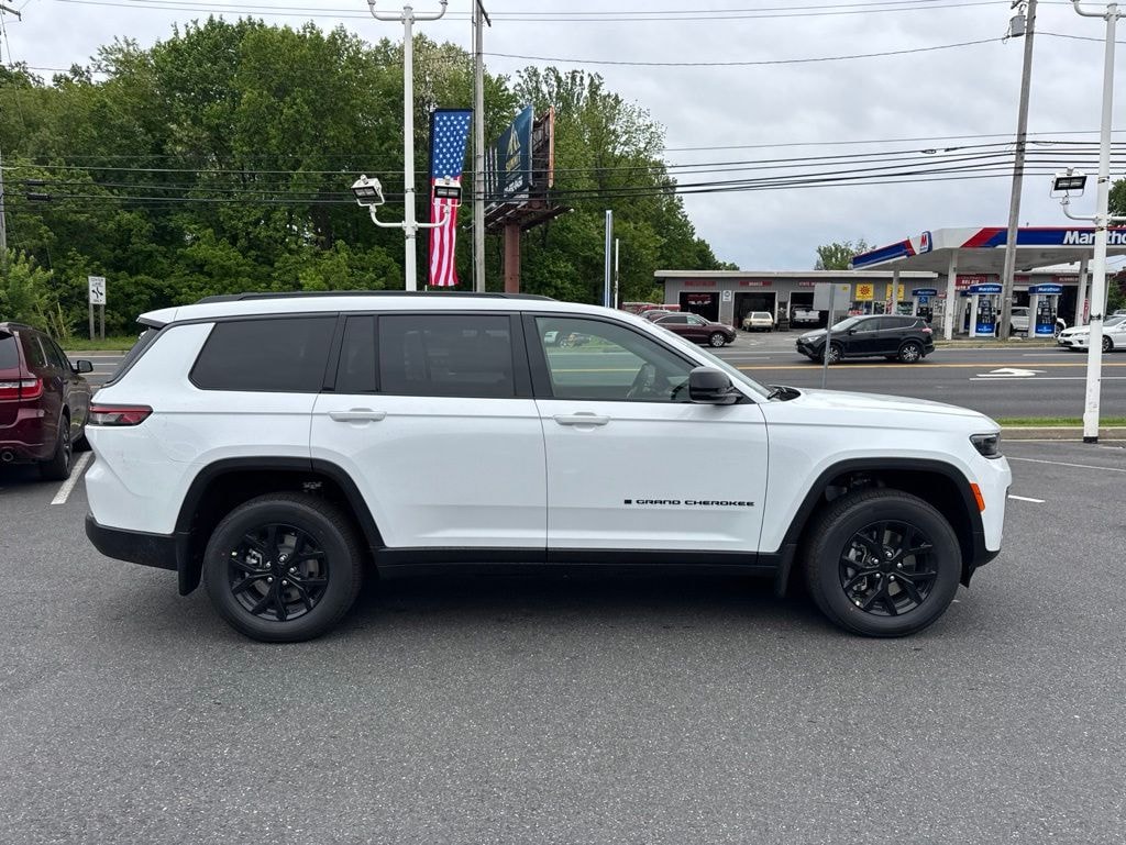 New 2026 Jeep Grand Cherokee L LAREDO ALTITUDE 4X4 Sport Utility