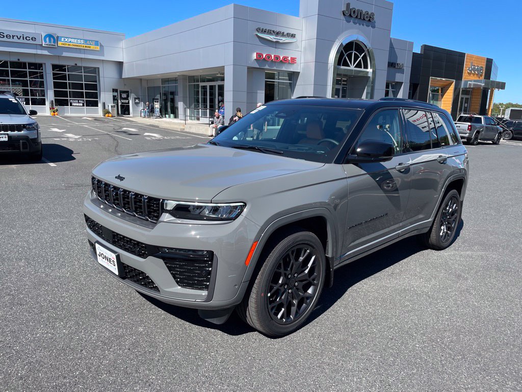 2027 Jeep Grand Cherokee SUMMIT 4X4 Sport Utility
