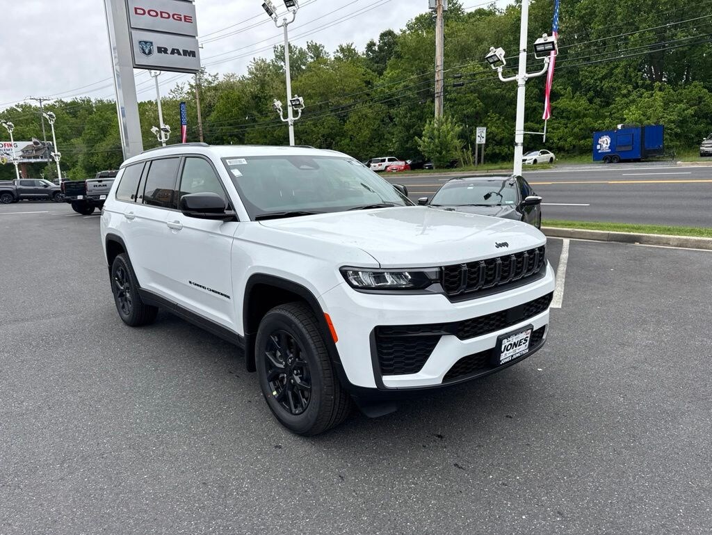 New 2026 Jeep Grand Cherokee L LAREDO ALTITUDE 4X4 Sport Utility