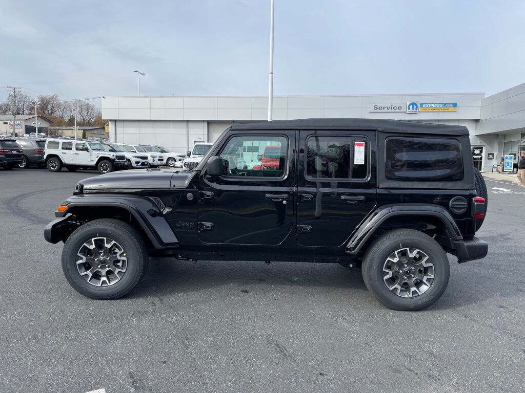 New 2026 Jeep Wrangler 4-DOOR SAHARA Sport Utility