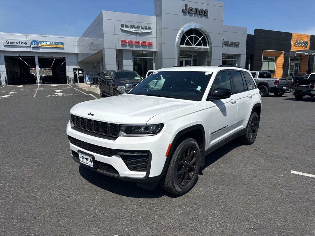 New 2026 Jeep Grand Cherokee LAREDO ALTITUDE 4X4 Sport Utility