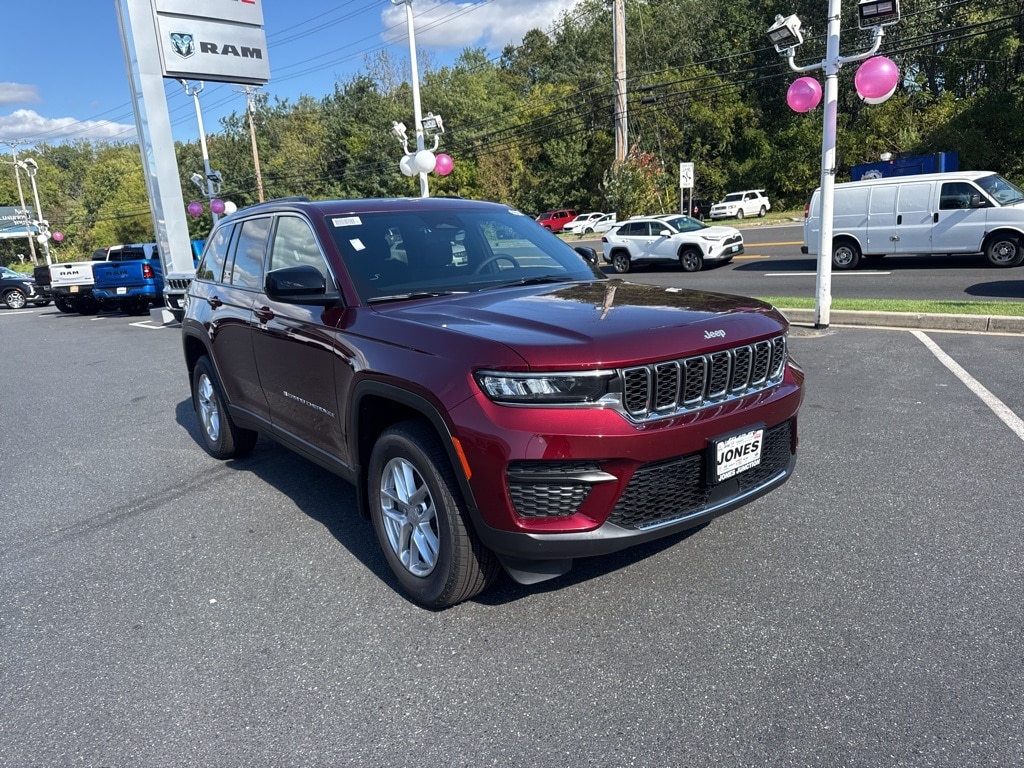 New 2025 Jeep Grand Cherokee LAREDO X 4X4 Sport Utility