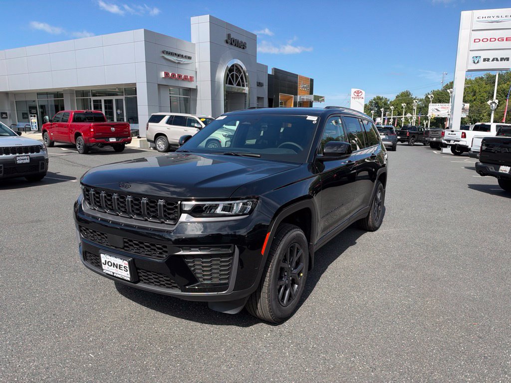 2027 Jeep Grand Cherokee L LAREDO ALTITUDE 4X4 Sport Utility