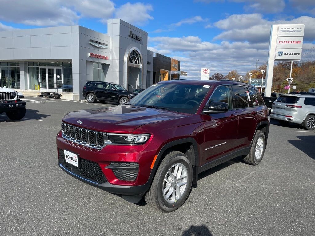 New 2025 Jeep Grand Cherokee LAREDO X 4X4 Sport Utility