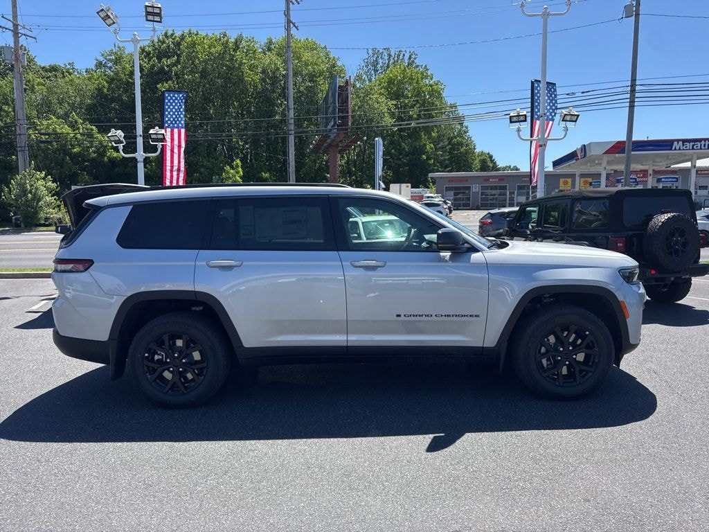 New 2026 Jeep Grand Cherokee L LAREDO ALTITUDE 4X4 Sport Utility