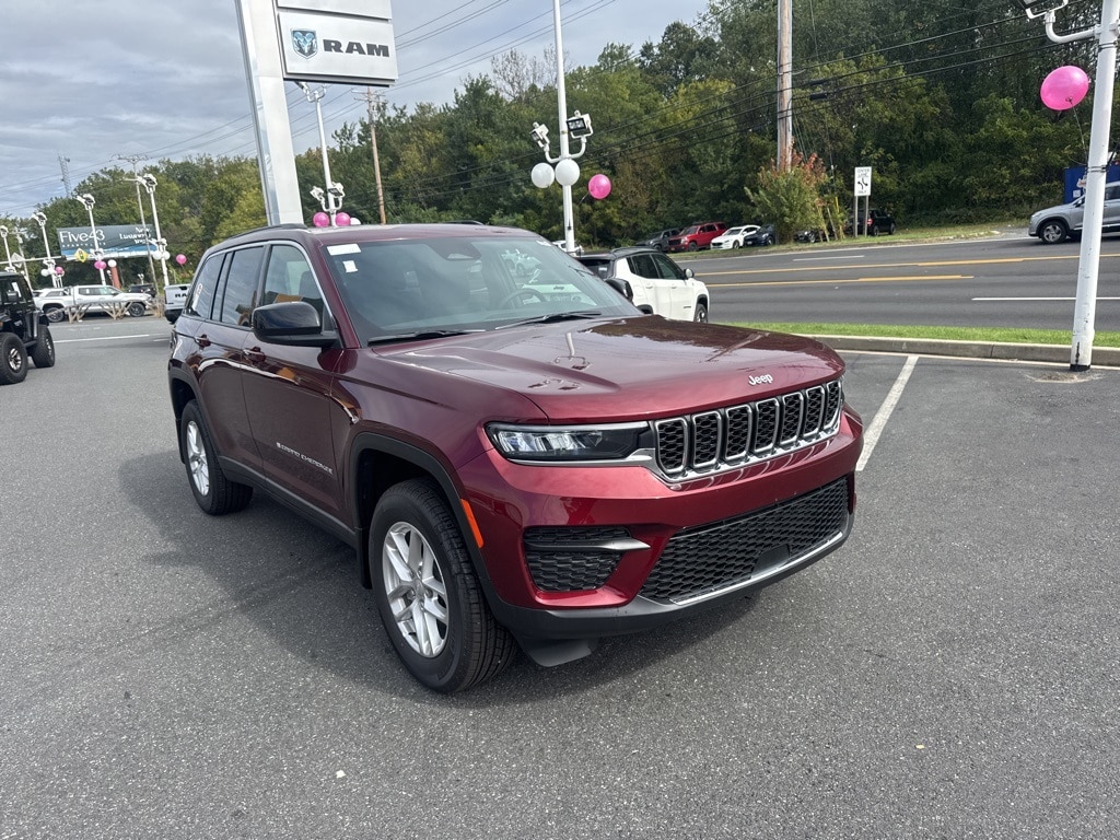 New 2025 Jeep Grand Cherokee LAREDO X 4X4 Sport Utility