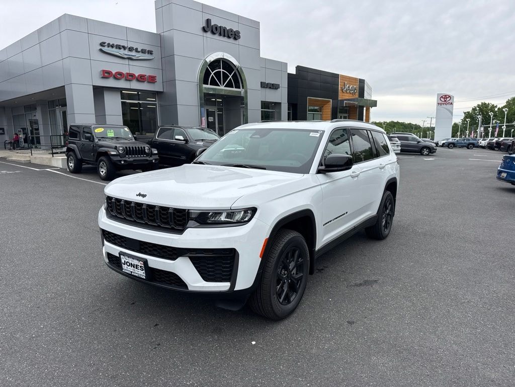 New 2026 Jeep Grand Cherokee L LAREDO ALTITUDE 4X4 Sport Utility