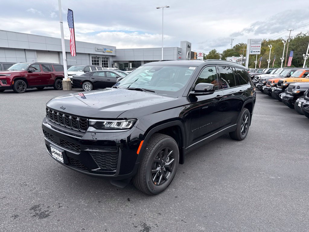 2027 Jeep Grand Cherokee L LAREDO ALTITUDE 4X4 Sport Utility