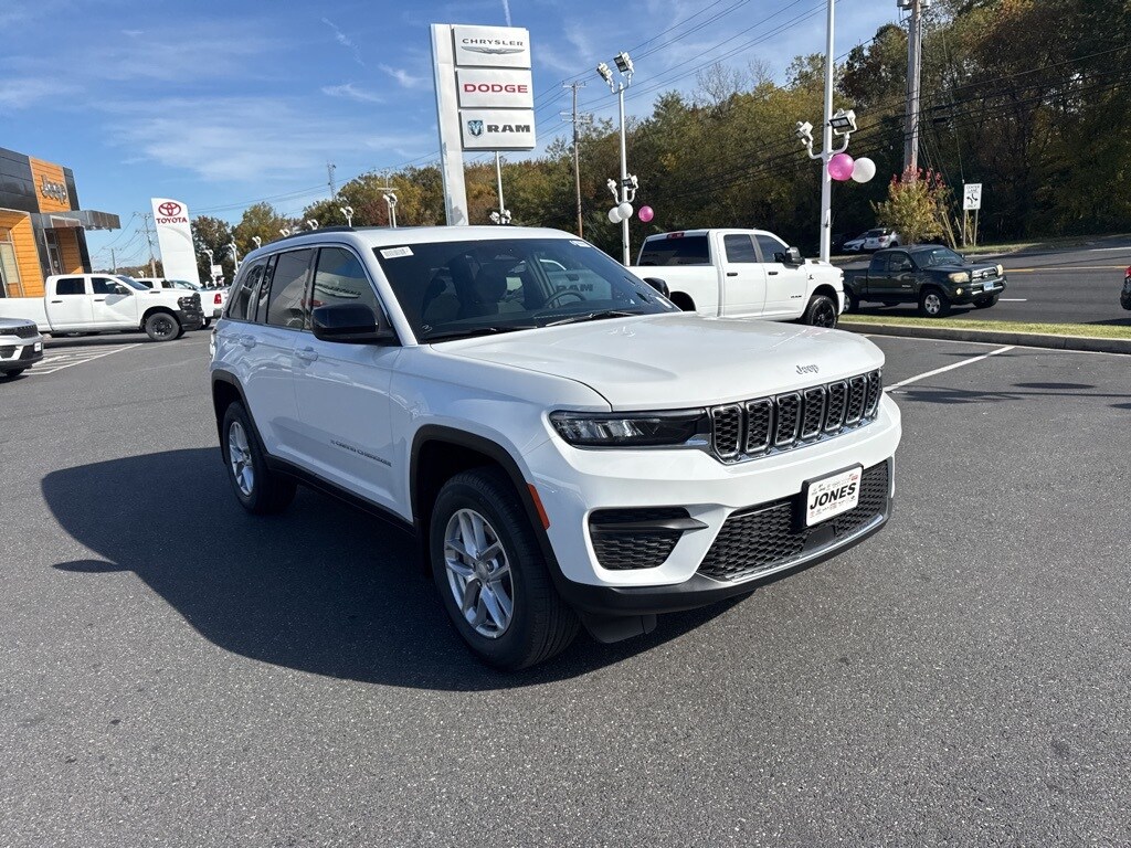 New 2025 Jeep Grand Cherokee LAREDO X 4X4 Sport Utility