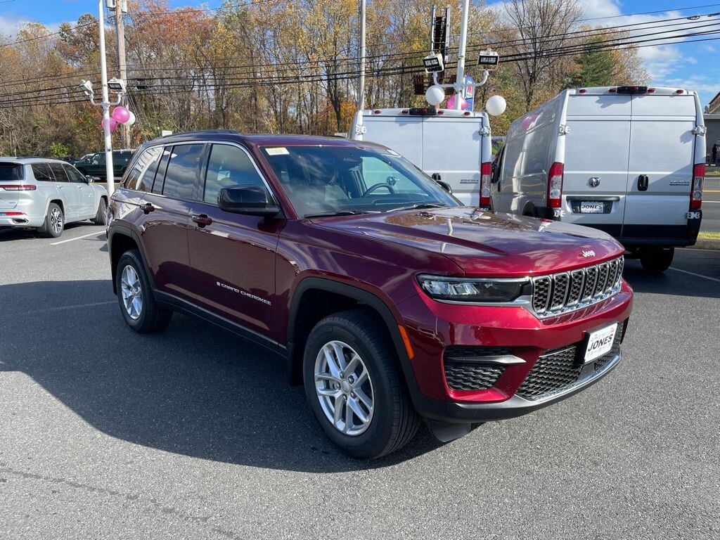 New 2025 Jeep Grand Cherokee LAREDO X 4X4 Sport Utility