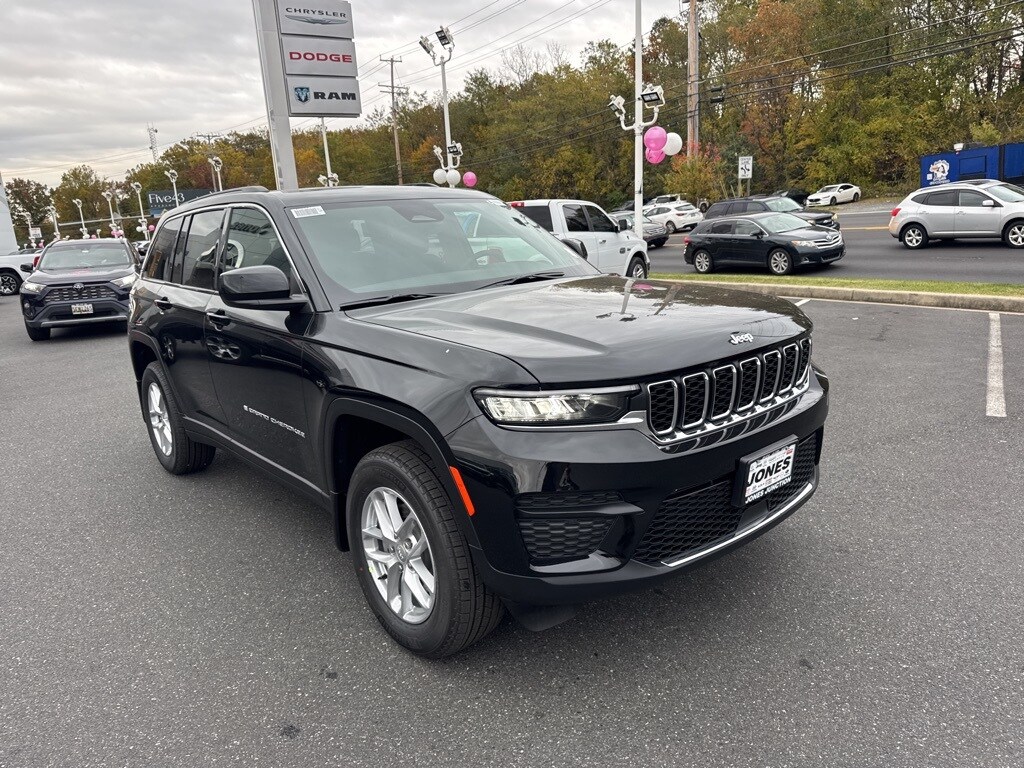New 2025 Jeep Grand Cherokee LAREDO X 4X4 Sport Utility