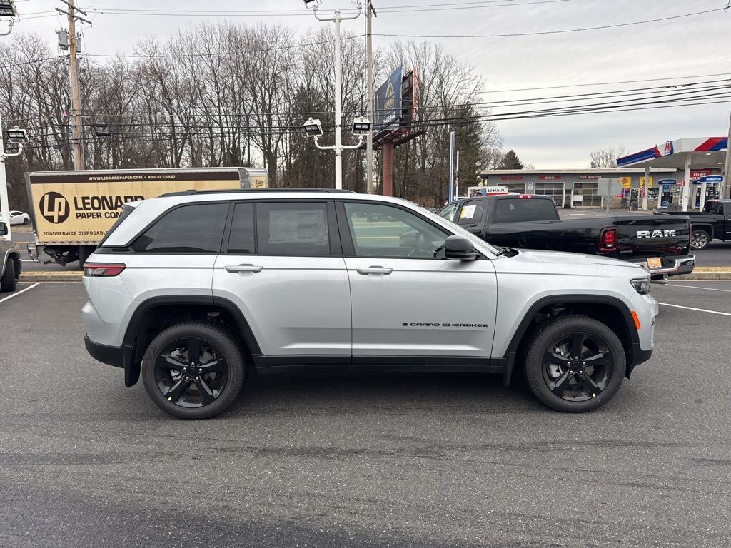 New 2025 Jeep Grand Cherokee LIMITED 4X4 Sport Utility
