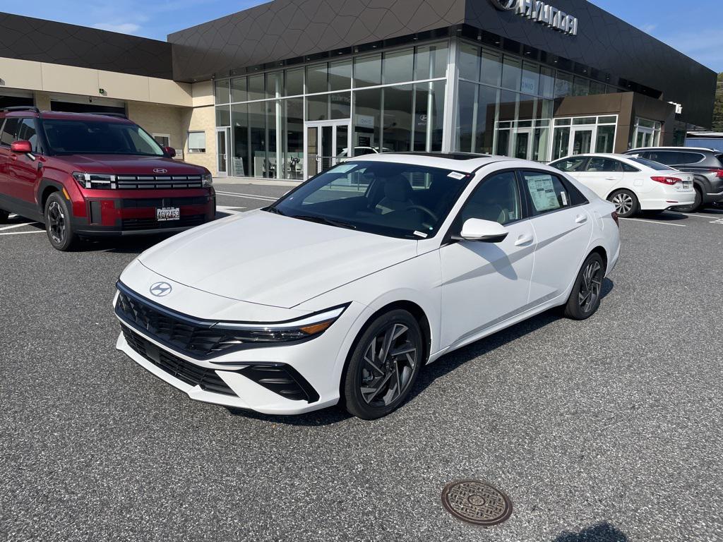 2025 Hyundai Elantra Limited's photo