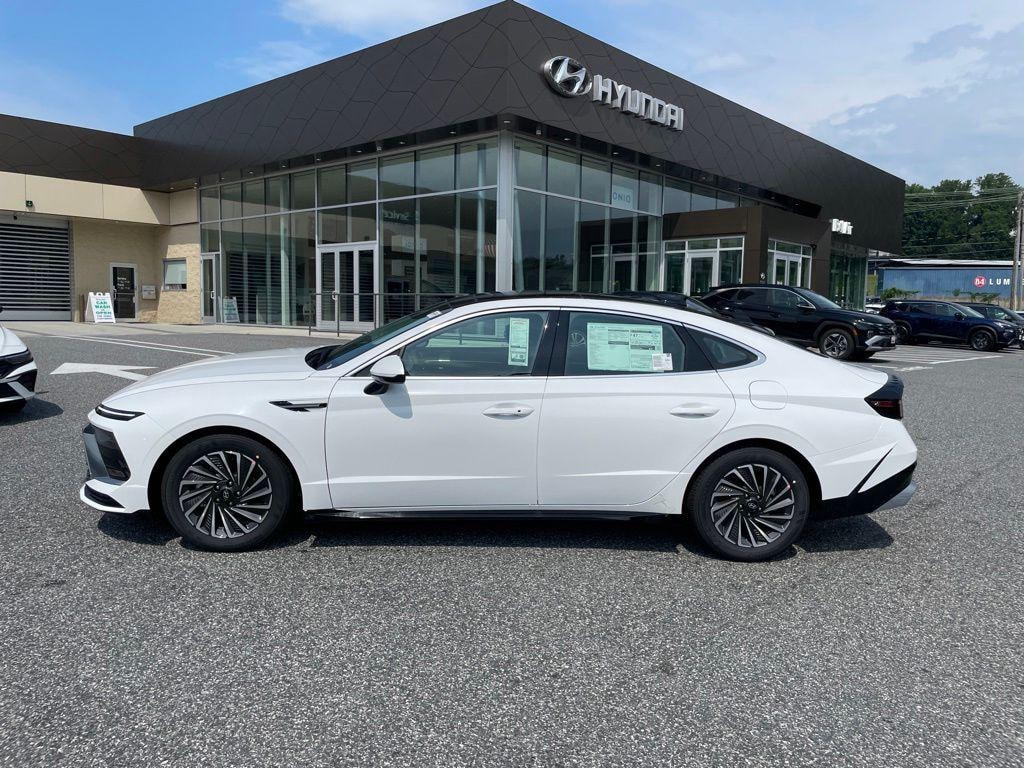 New 2026 Hyundai Sonata Hybrid SEL Sedan