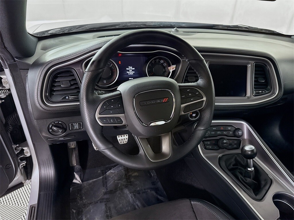 2022 Dodge Challenger R/T photo 3
