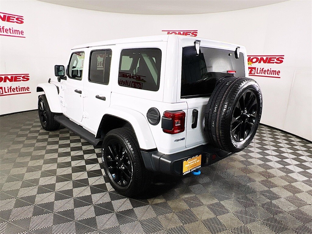 2022 Jeep Wrangler Unlimited Sahara 4xe photo 2