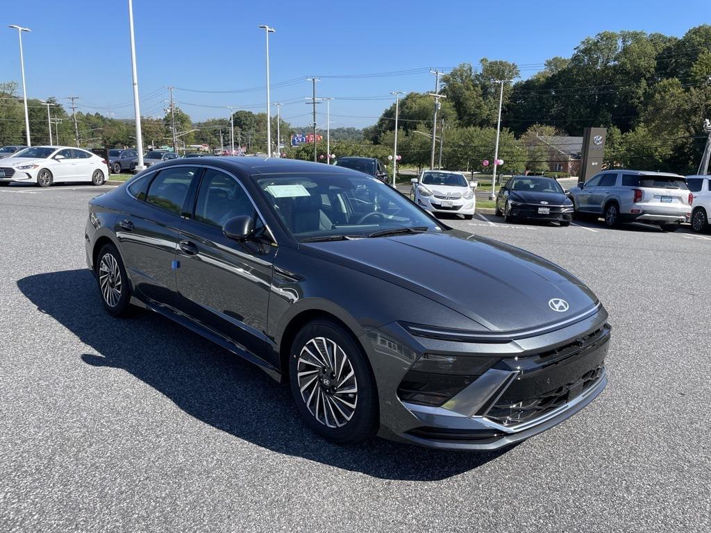 New 2026 Hyundai Sonata Hybrid Limited Sedan
