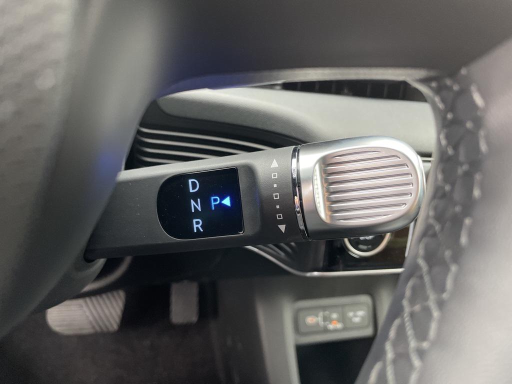 2025 Hyundai IONIQ 5 SEL - Photo 18