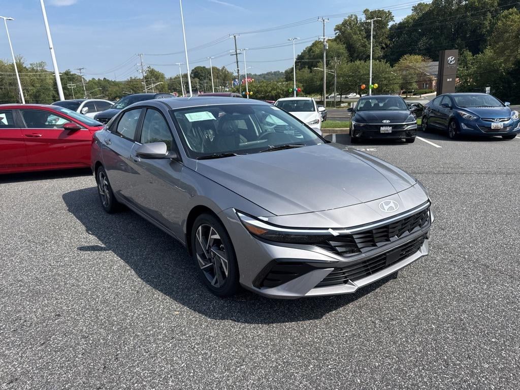 New 2025 Hyundai Elantra Hybrid Limited Sedan