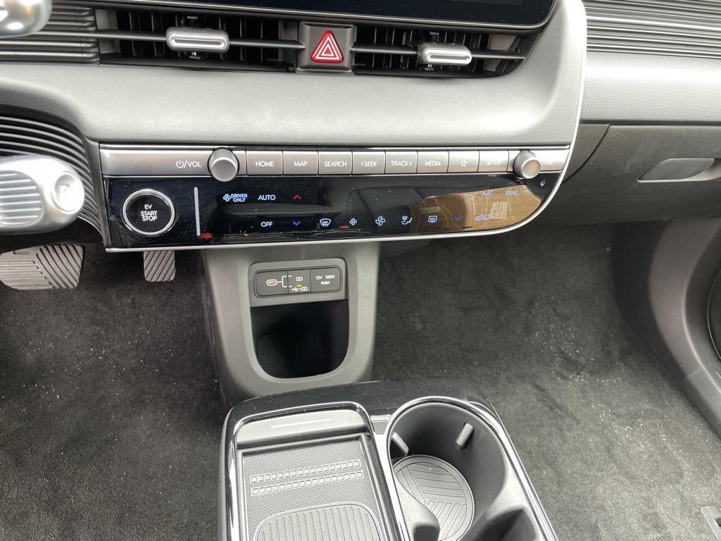 2025 Hyundai IONIQ 5 SEL - Photo 12