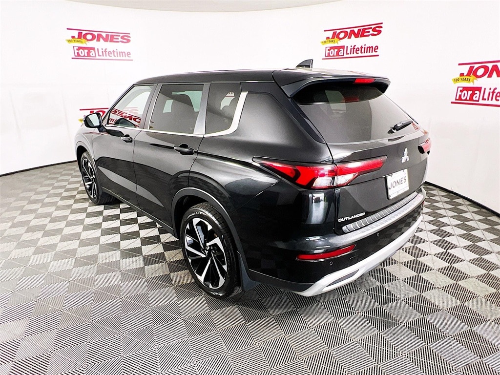 Used 2022 Mitsubishi Outlander SE with VIN JA4J4UA81NZ083987 for sale in Fallston, MD