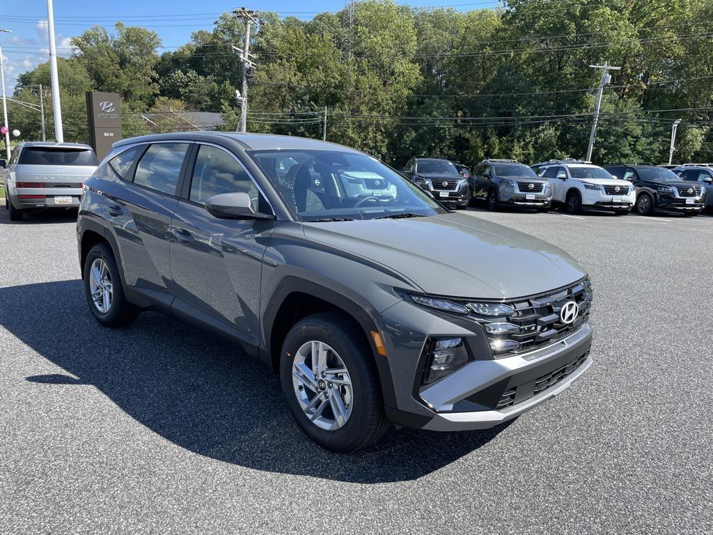 2026 Hyundai Tucson SE photo 2