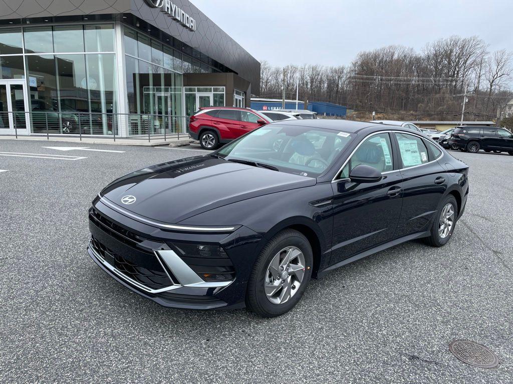 2026 Hyundai Sonata SE's photo