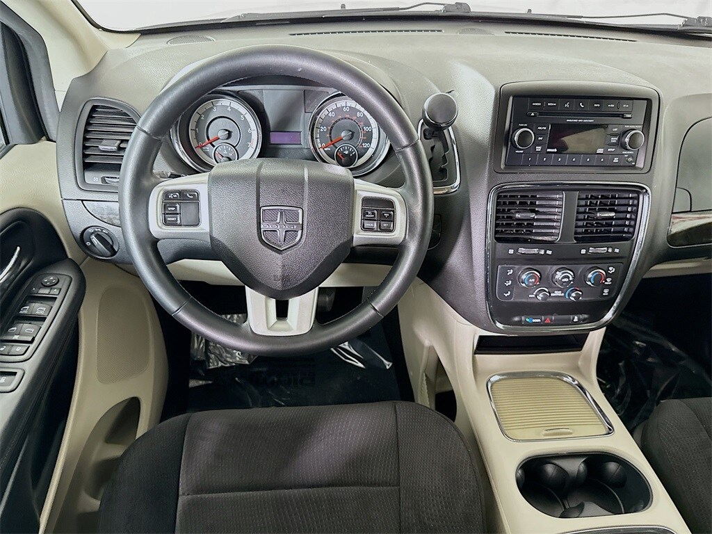 2013 Dodge Grand Caravan SXT photo 3