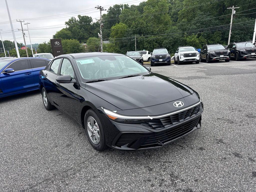 New 2026 Hyundai Elantra SE Sedan
