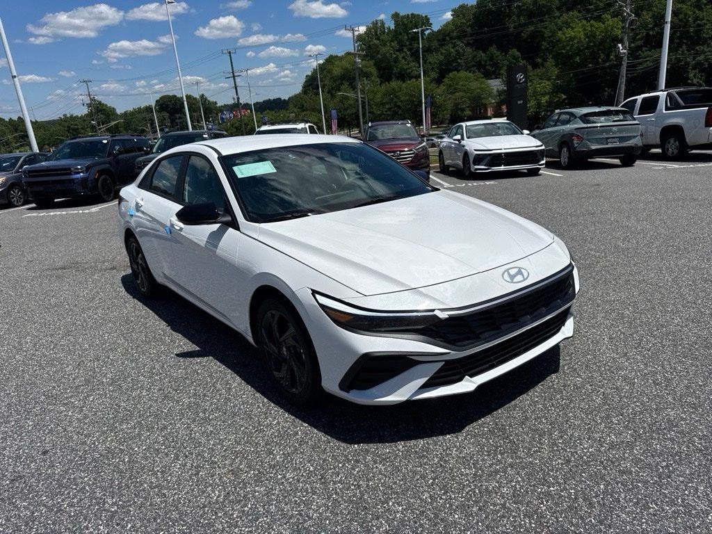 New 2026 Hyundai Elantra SEL Sport Premium Sedan