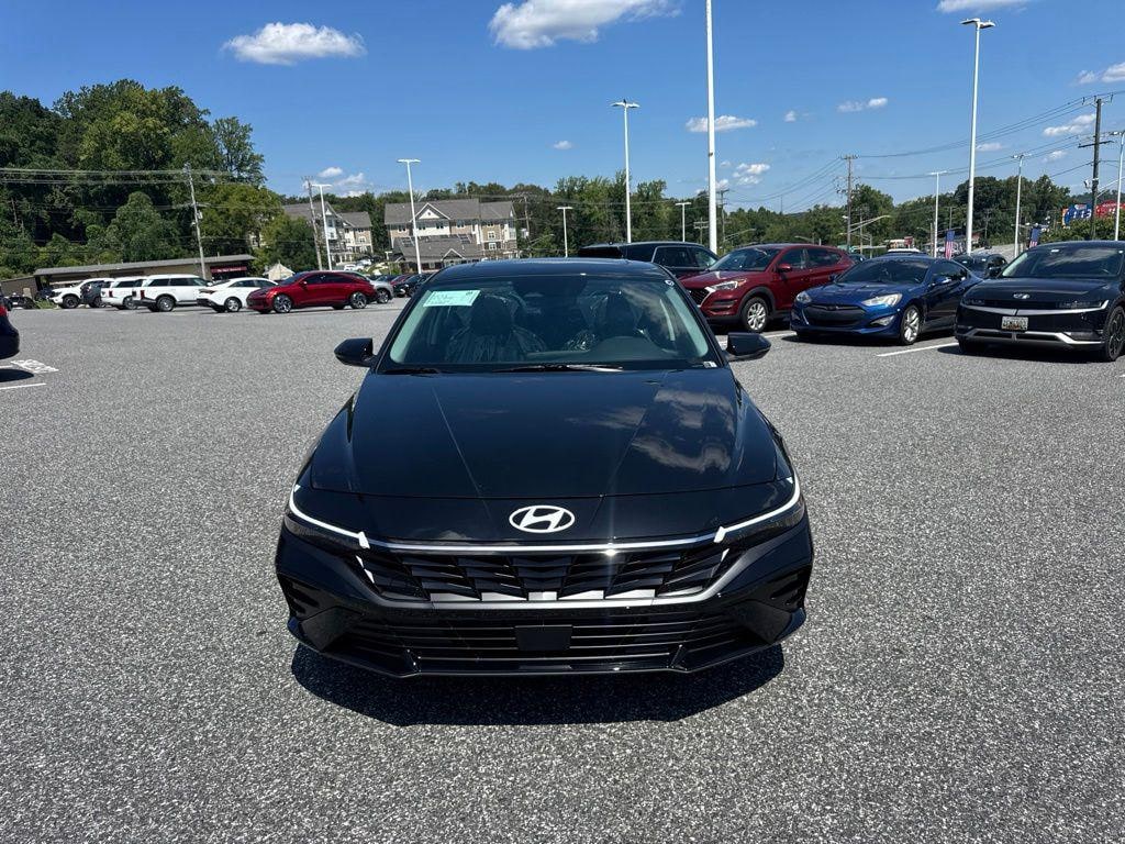 New 2026 Hyundai Elantra Hybrid Limited Sedan