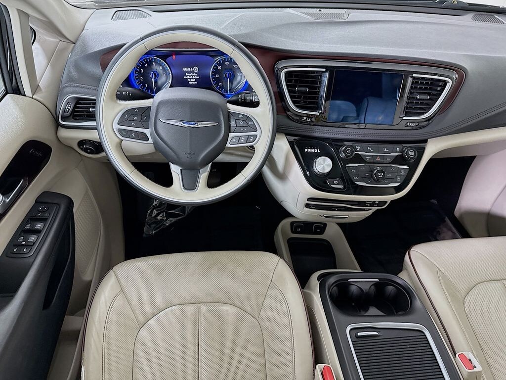 Certified 2017 Chrysler Pacifica Limited Van