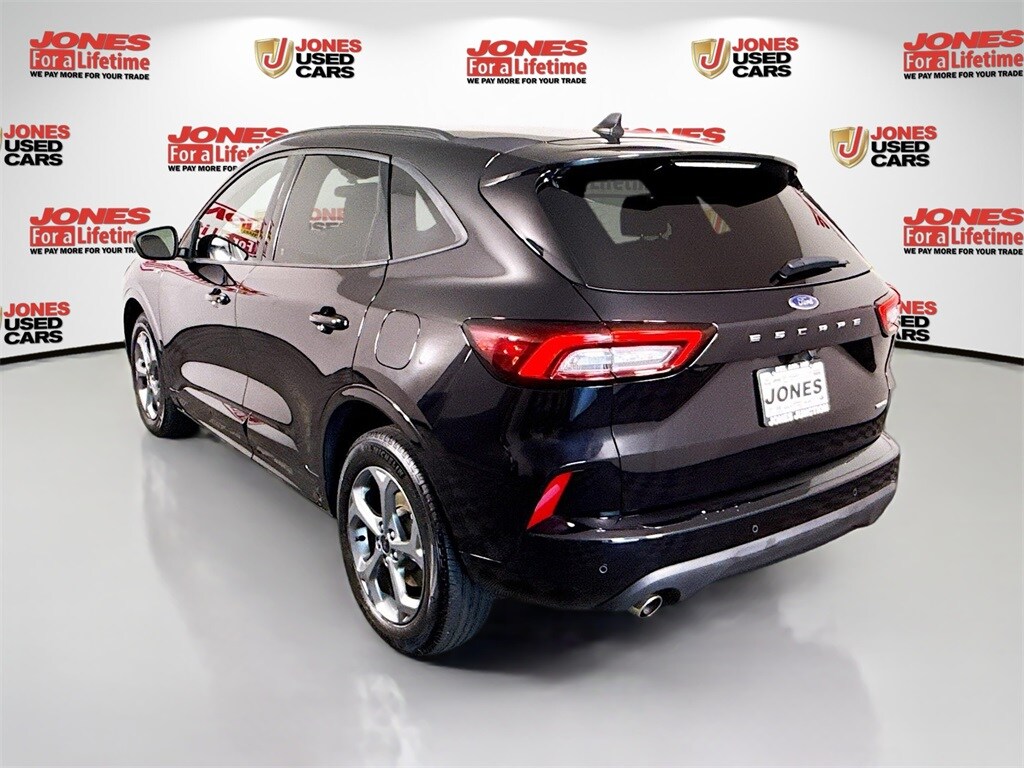 2023 Ford Escape ST-Line photo 2