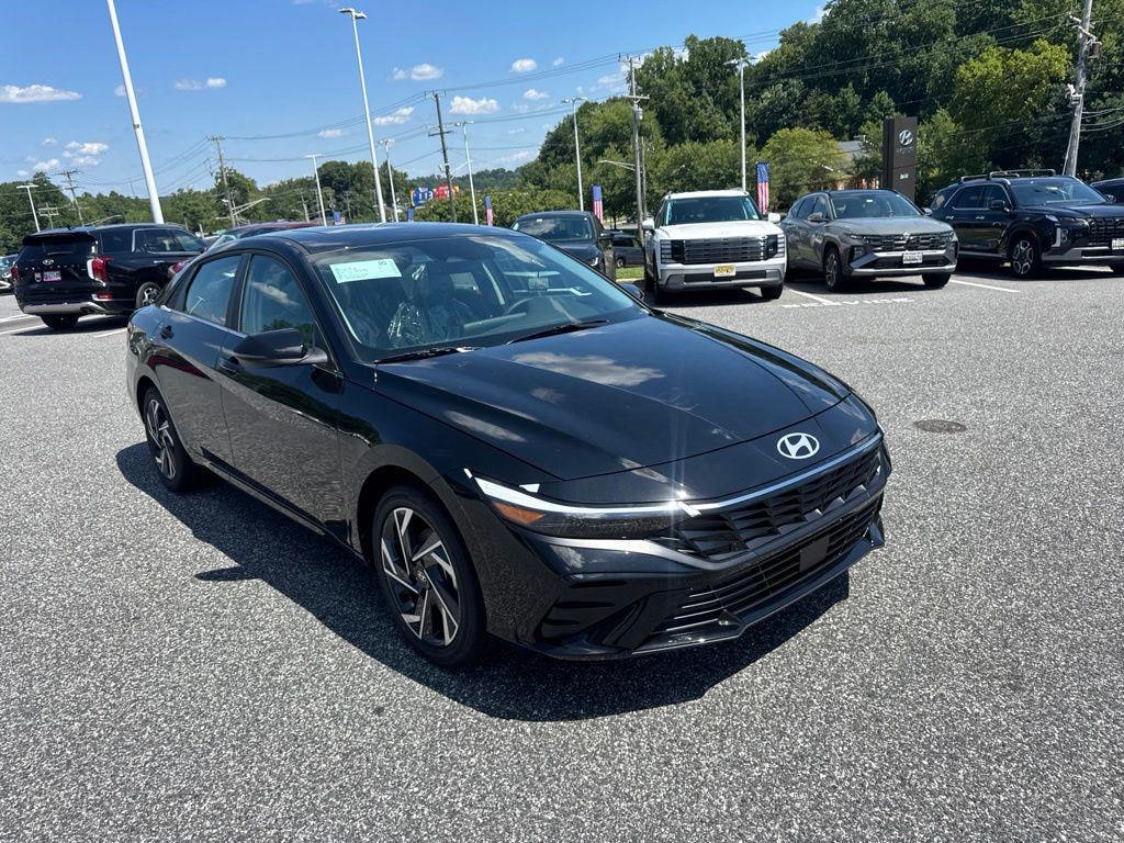 New 2026 Hyundai Elantra Hybrid Limited Sedan