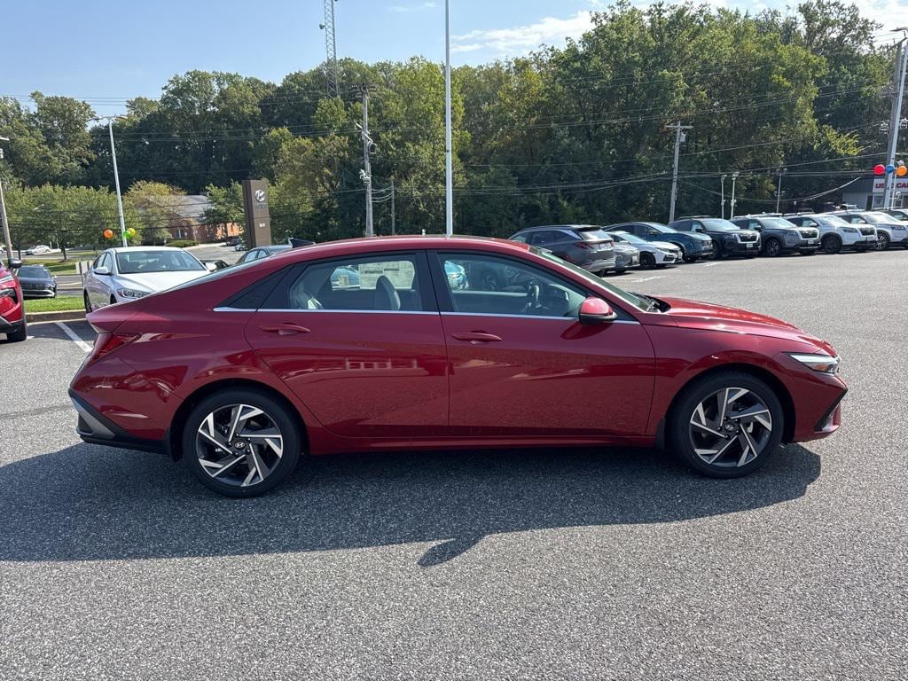 New 2025 Hyundai Elantra Hybrid Limited Sedan