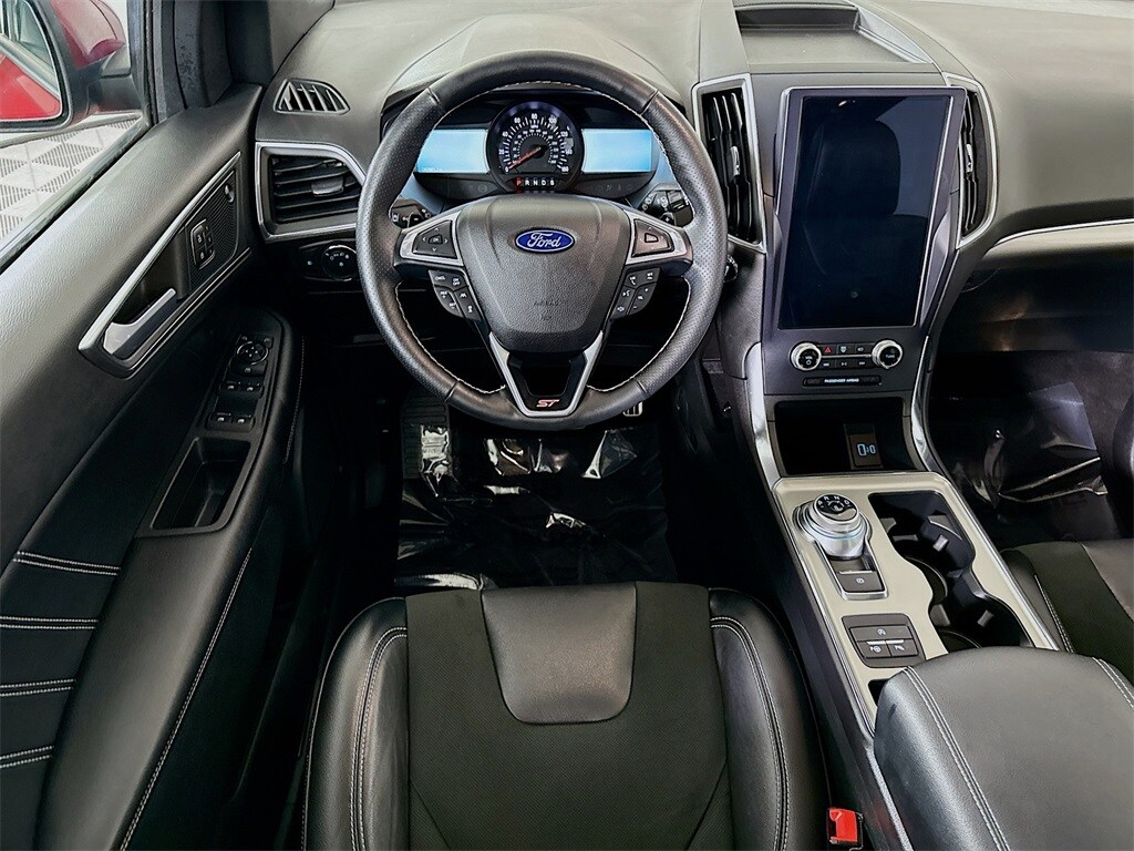 2022 Ford Edge ST photo 3