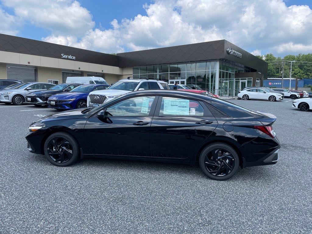 New 2026 Hyundai Elantra SEL Sport Sedan