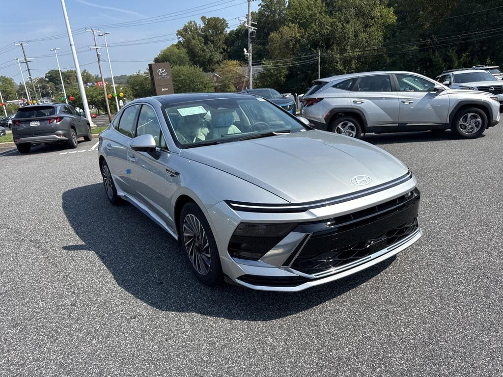 New 2026 Hyundai Sonata Hybrid SEL Sedan
