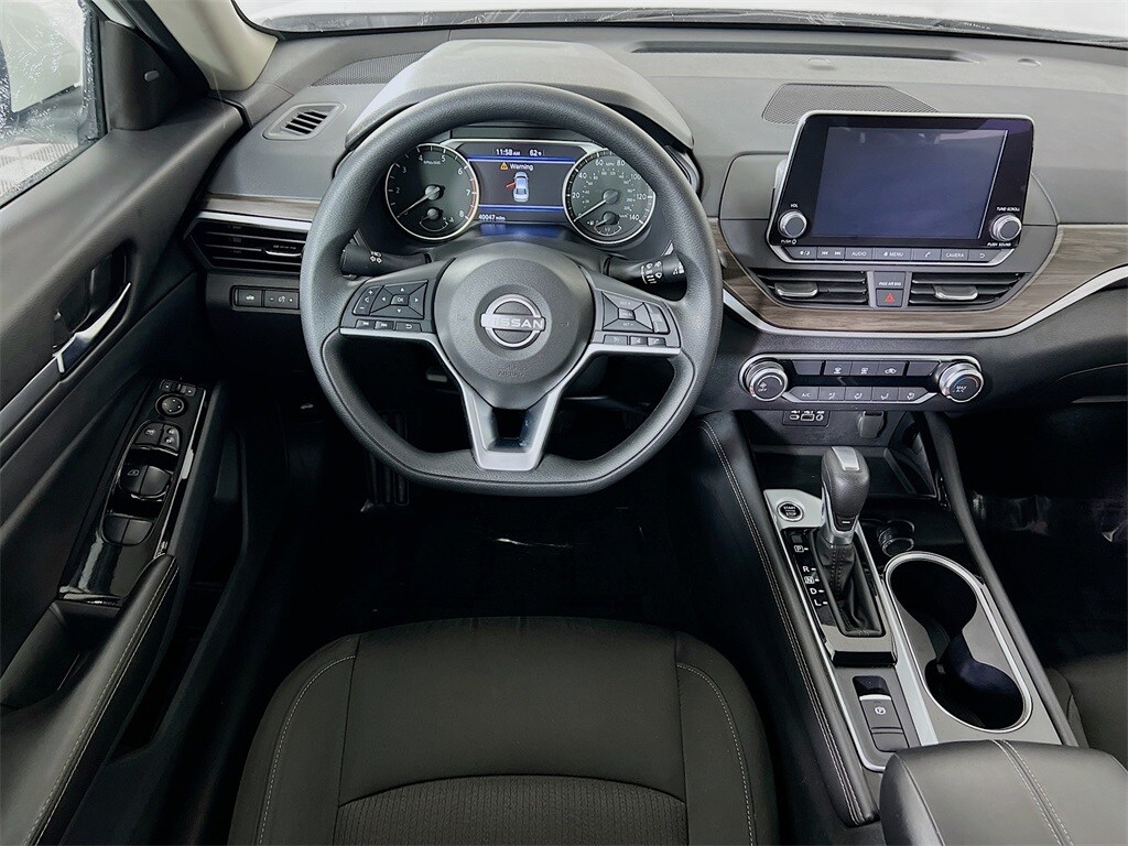 2023 Nissan Altima 2.5 SV photo 3