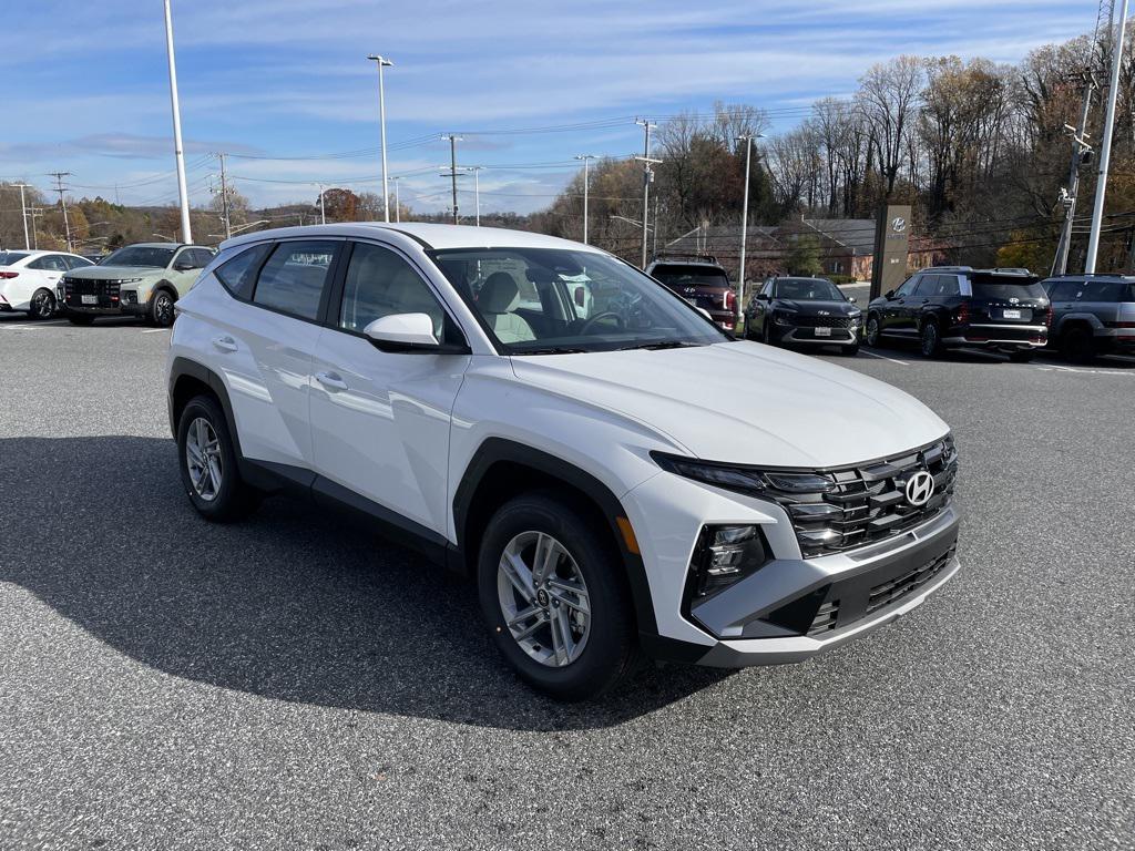 2026 Hyundai Tucson SE photo 2