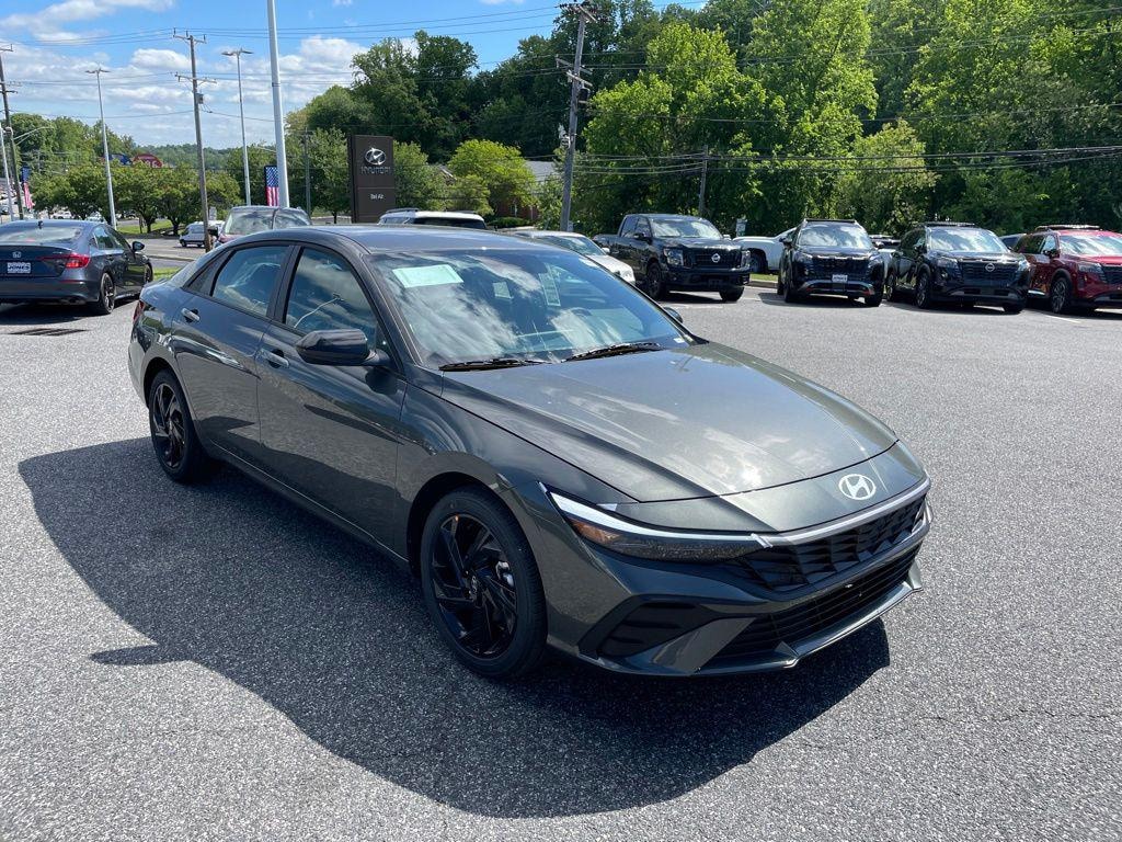 New 2026 Hyundai Elantra SEL Sport Sedan