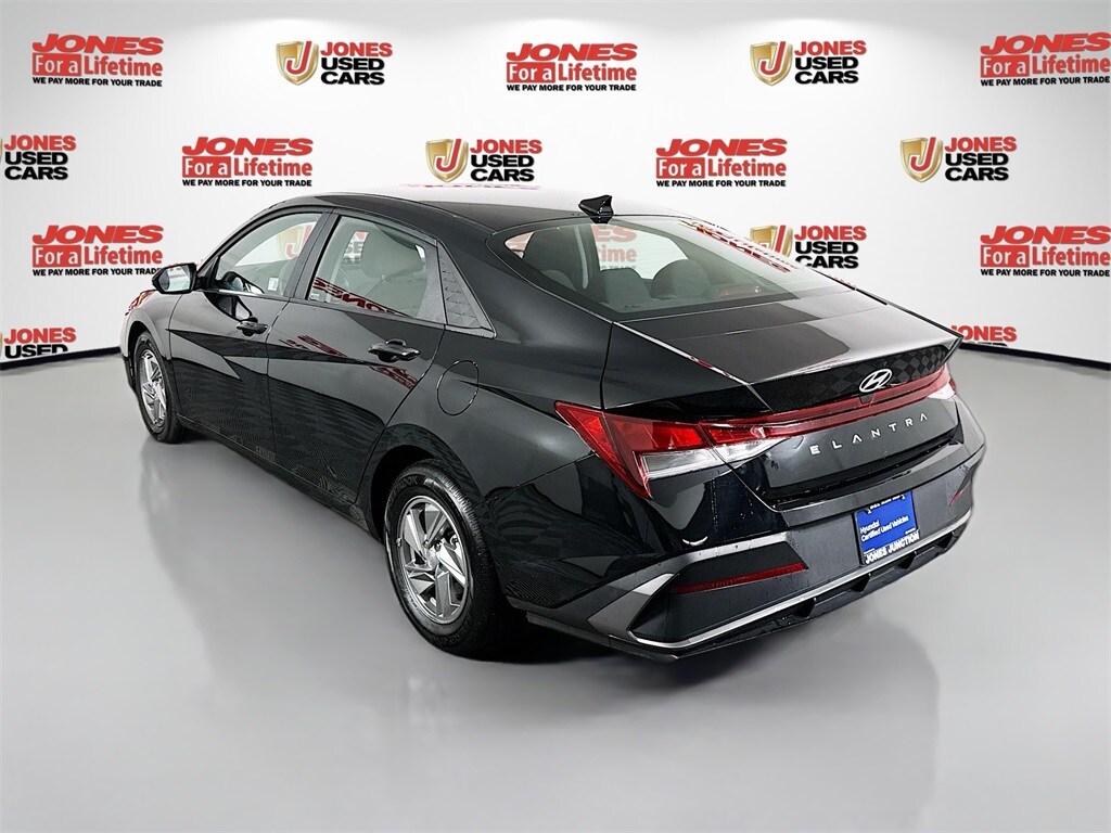 Certified 2025 Hyundai Elantra SE Sedan