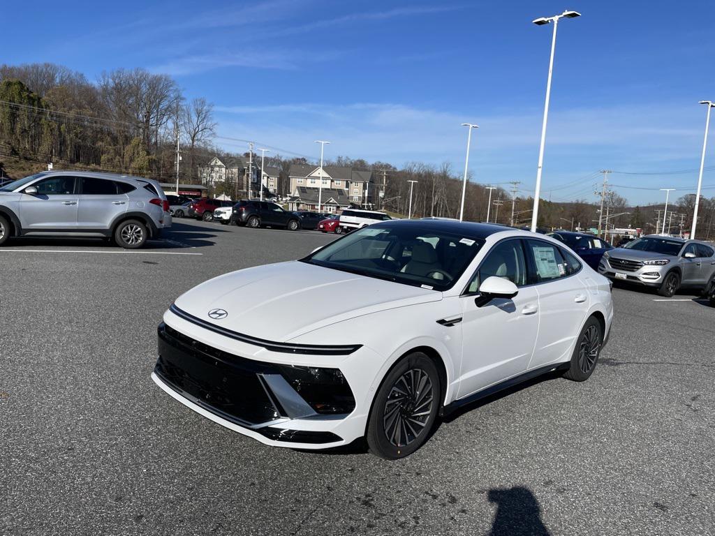 2026 Hyundai Sonata Hybrid Limited's photo