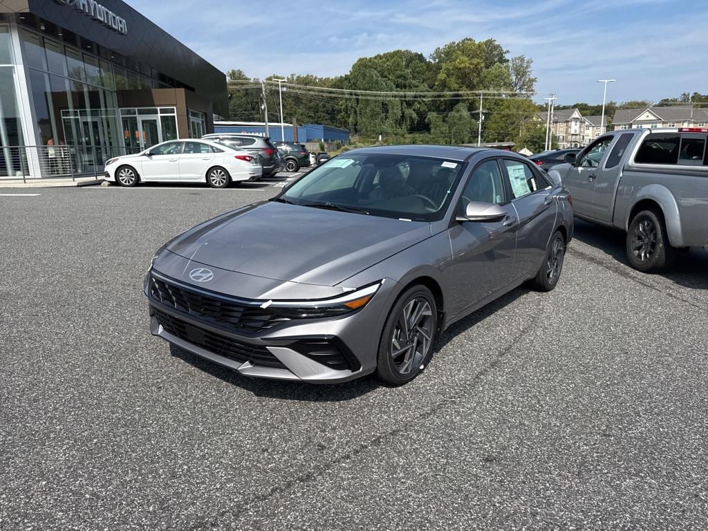 New 2025 Hyundai Elantra Hybrid Limited Sedan
