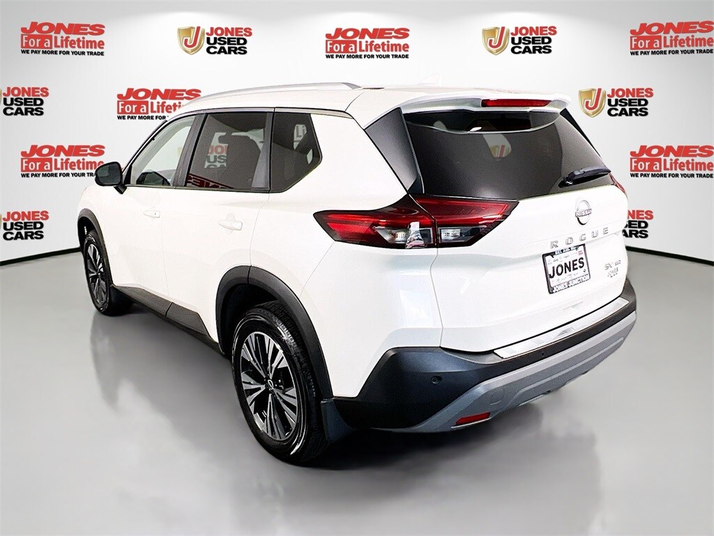 2022 Nissan Rogue SV photo 2